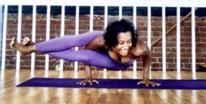 Astavakrasana