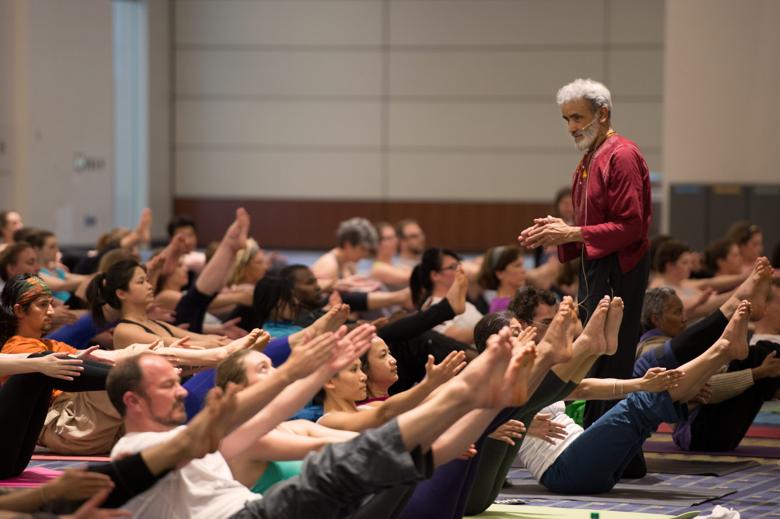 Dharma Mittra class, DC Convention Center © Eleanor Kaufman Khan 2015.